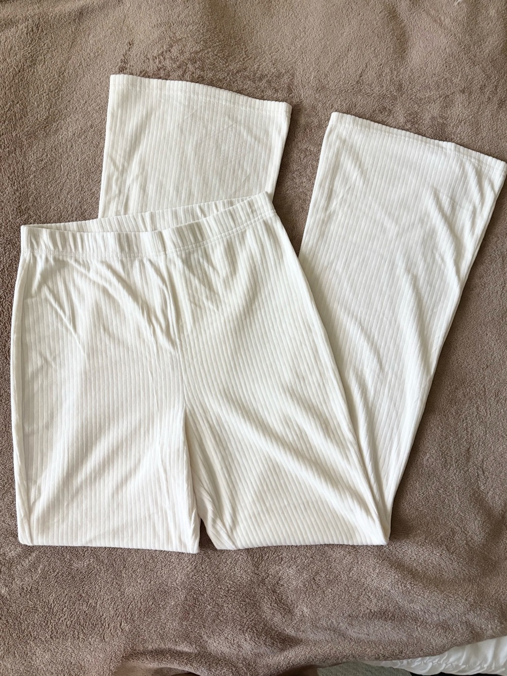 NWOT H&M Off-White Ribbed Velvet Flare Pants